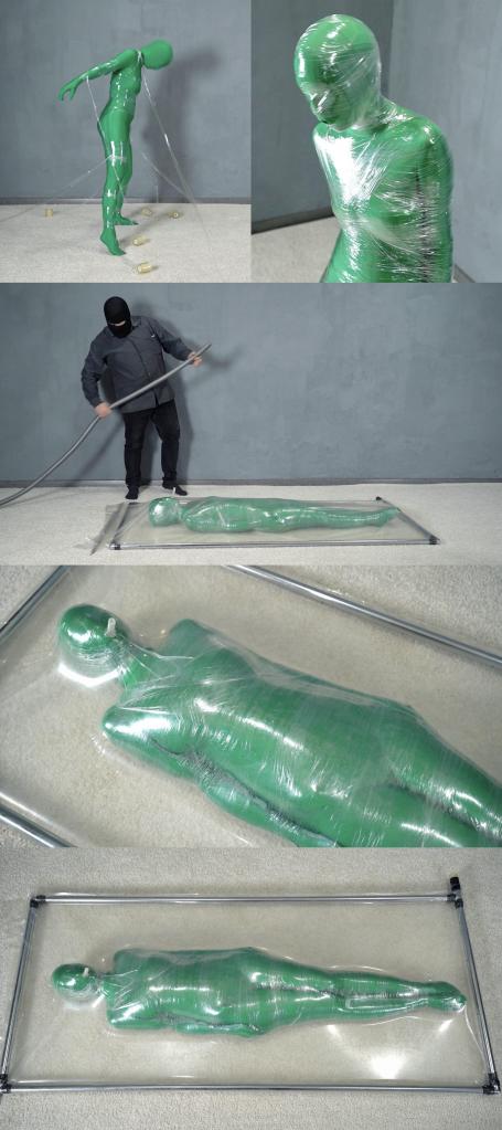 Transparent mummification of a green man in a vacuum bed 绿色zentai小姐姐,误入透明保鲜膜法阵，被包裹成保鲜膜木乃伊，随后被装入透明真空床抽干空气，在里面绝望的蠕动着。