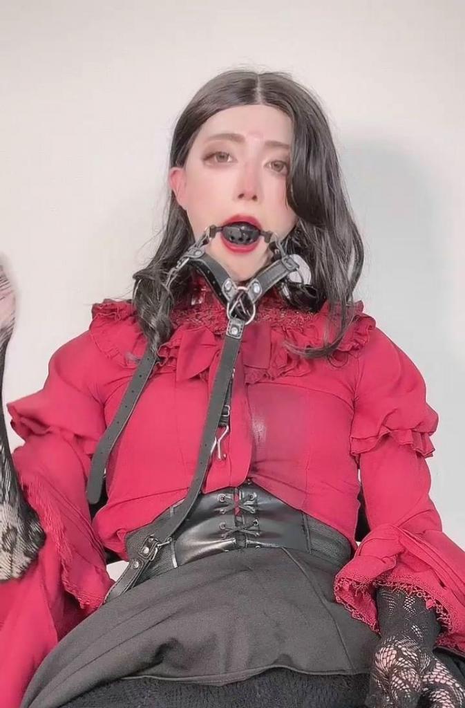 清楚だと思った？残念、鼻フックでぶひぶひ言いながらオナニーする変態です 出自:Re:I (ReI（れい）)<br>清楚だと思った？残念、鼻フックでぶひぶひ言いながらオナニーする変態です 伪娘 伪娘伪娘<br>纯洁的女孩堕落的时候难道不是一件很棒的事情吗？