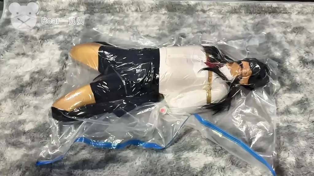 【贝贝熊原创】小骚惑欲求不满，于逝大发慈悲满足亿下~~【Jk制服捆绑羞辱调教—真空袋强高失神】 小骚熊的欲望越来越强了，要求也越来越高，人也越来越跳，贝贝觉得这可不行，要好好给小骚熊上一课，加强难度，让小熊认清自己的地位！<br>无论在真空袋里怎么喊叫求饶都不会轻易打开了哦~失神后的小熊越发可爱了呢~<br><span style='color:#b0b0b0;'>[隐藏文字，购买后可见]</span><br><span style='color:#b0b0b0;'>[隐藏文字，购买后可见]</span>