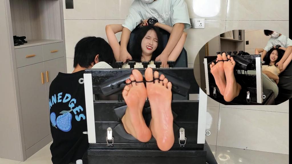 【小可原创】脚底超级敏感修长大jio东北小姐姐一枚全程破防 编号101 小可原创新来的东北小姐姐非常怕痒60分钟脚底超级敏感修长大ji0东北小姐姐一枚全程破防 怕痒程度无需多言
