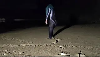 Playing in the dirt in a swimming suit 舞蹈服黑丝男娘泥中游泳