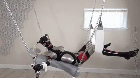 Intense play with Lara on the Swing and the 2 stunning Rubberguys 【KRW乳胶】TAG：锁链秋千、快乐棒。起初，他们开始温柔，用不同的玩具摩擦她的乳胶包裹的身体，他们的手和嘴在橡皮花上。她肯定没想到的是，新家伙休·穆格斯（Hugh Mungus）把日立魔术魔杖倒了，劳拉（Lara）尖叫和尖叫时，鲁贝_Jeff鼓励他更加努力地推动！经过一段时间的比赛，Rubber_jeff将他的[X_X]cock拿出来，使Lara毫无意义。经过艰难而漫长的他妈的，她失去了心灵，休·穆格斯（Hugh Mungus）又增加了eRoscillator玩具，然后又增加了强壮的日立。一旦这些家伙出汗了，他们就会把拉拉留在秋千上。Lara is in her fantastic rubber spacegirl catsuit, placed on the sex swing with wrist cuffs and did not quite know, what she got into with the two rubberboys. At first they start gentle, rubbing her latex encased body, using different toys, their hands and mouth on her Rubberpussy. What she definitely did not expect is that Hugh Mungus, the new guy, turned the Hitachi Magic Wand all the way up and as Lara screams and screams, Rubber_Jeff encouraged him to push harder! After a felt long time of that tournament, Rubber_Jeff is taking his Latexcock out to fuck Lara just senseless. After a hard and long fucking and her losing her mind, Hugh Mungus is adding the eroscillator toy and then the strong Hitachi again. Once the guys are way too sweaty, they leave Lara on the swing