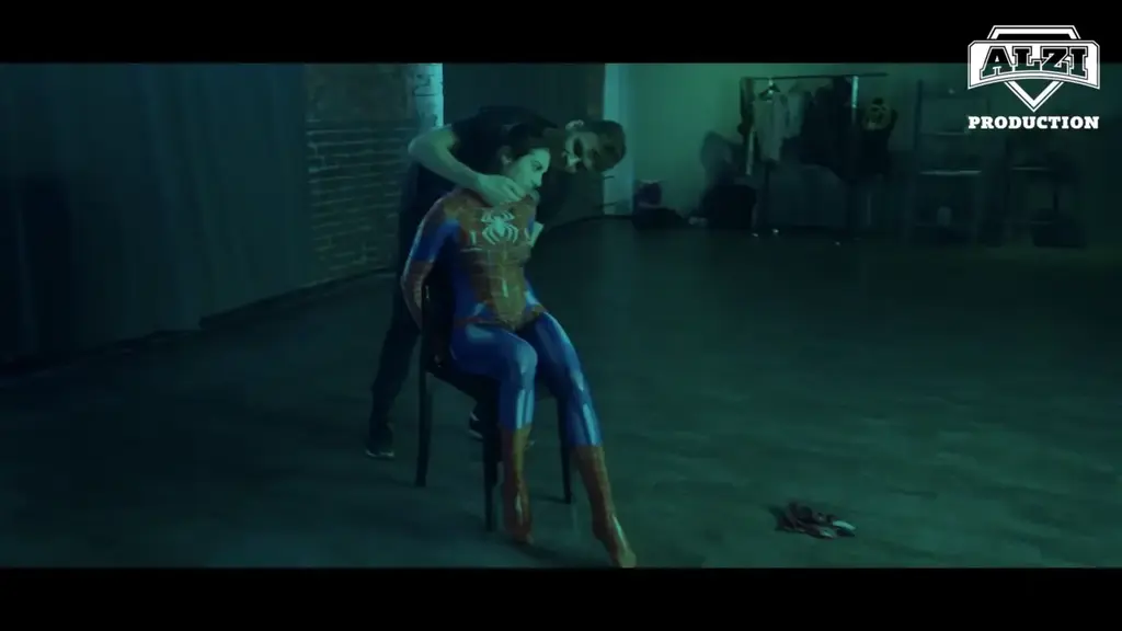 Spider G S2 Episode 8 - Spider Lana Superheroine Spider G, defeated and unmasked by her enemy <span style='color:#b0b0b0;'>[隐藏文字，购买后可见]</span>