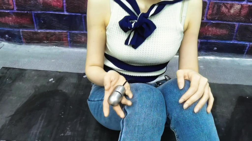我替绿奴狗T教他老婆 解压密码hdsy<br>艺仙儿扮演绿奴老婆,绿奴狗私下找我想让我调教她老婆,说他老婆喜欢电击隐私部位,也喜欢紧密捆绑,重型脚镣毛钉砸死股绳14公分高跟行走,口头协仪谈好后,把他老婆领过来后,直接开练,把他老婆艺仙儿折腾的死去活来,哈哈,绿奴狗却乐出了花......<br>定拍交流绳模应聘请加QQ2032433381没有定拍能力的和伪女谢绝咨讯<br>