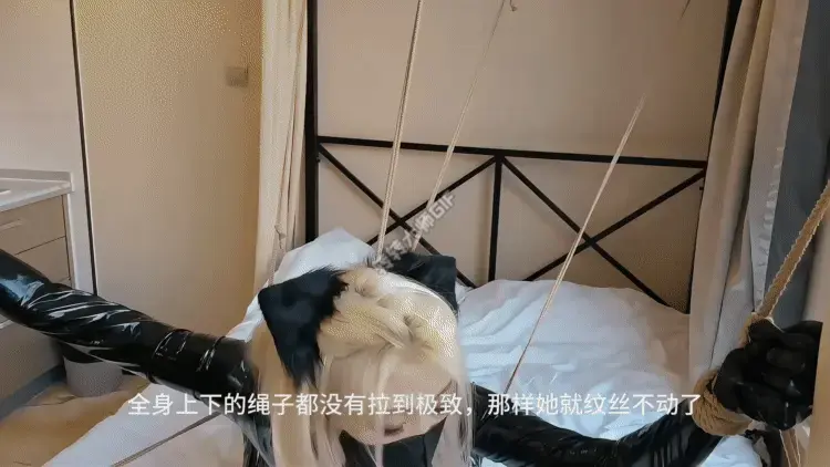 【白城出品】第十三部《人妻惩戒所》小瑶篇（下集） 白城出品第十三部《人妻惩戒所》小瑶篇下集来了。<br>看片名就知道是向漫画区大神枫语先生致敬，内容简单粗暴，讲述7位人妻被自己的丈夫或者其他仇家强行送到白城经营的“人妻惩戒所”来接受改造。<br>这7位人妻犯下的罪正好对应七宗罪中的，傲慢、嫉妒、愤怒、懒惰、贪婪、暴食、淫欲。<br>我将会找7位风格不同的m完成拍摄，所以预计战线会拉的特别长，是贯穿未来几年的一个系列之一，希望最终能够顺利完成拍摄.<br>小瑶也是我圈内多年好友，一个货真价实的M，这部是她的处女作，感觉一部封神了，以后一定还会继续合作。<br>剧中小瑶通过小三上位取代正妻后，整天跟男主人吵闹，处处要跟原配妻子比较，还对原配所生的女儿经常打骂，归根结底是嫉妒心在作祟。男主人终于有一天忍不了了，拨通了白城“人妻惩戒所”的电话...<br>下集内容非常丰富，放置挣扎元素较多，最后还放了一些拍摄花絮回馈粉丝。<br>本片分为上中下三集，每集时长45分钟以上，定价为25钻 25钻 25钻。<br>感谢各位对白城一如既往的支持！