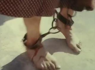 影视剧脚镣片段11 影视剧女演员戴脚镣片段(视频中有注明片源)