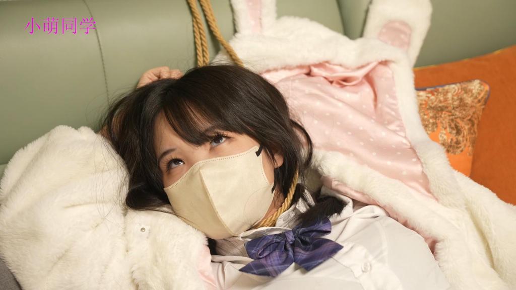 【小萌同学】BL21 被入室勒死后死不瞑目玩脚（足控福利） 网盘html格式改为rar  如有密码是<span style='color:#b0b0b0;'>[隐藏文字，购买后可见]</span><br>简介：JK小萌回到家休息捏捏脚，熟睡后丝毫没有发现歹徒已经进门，小萌在睡梦中突然就被勒住了脖子，反应过来疯狂挣扎，随后就被歹徒勒死玩脚，后面搬到床上继续玩弄身体...