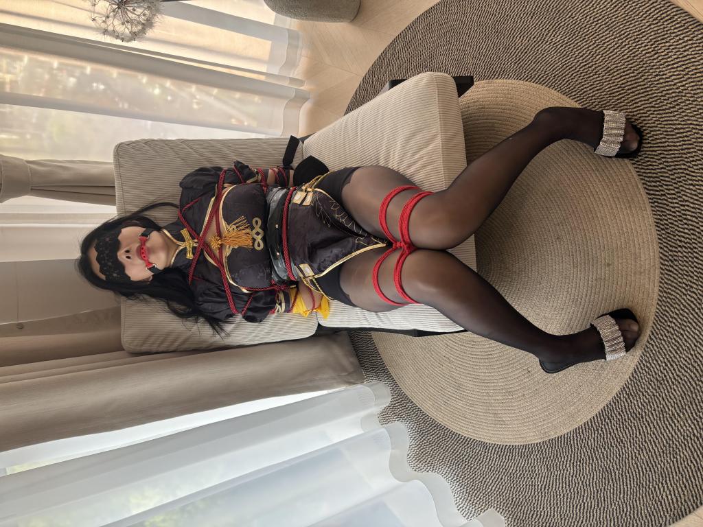 舒宁cos 感谢一位老哥赞助服装，宁红叶cos服，约拍舒宁，红绳捆绑 黑丝 口球 挣扎 驷马放置 TK，建议先下载，后解压，解压两次，密码相同<span style='color:#b0b0b0;'>[隐藏文字，购买后可见]</span><br>公告：Q：1482120184定拍咨询，接知名动漫游戏cos定拍，（支持版权买断，独享，小剧情定拍等）长期招募女绳模，无事勿加加了也不会通过，加好友备注来意！定拍只接绳艺捆绑＋轻调教，不接大尺度，违规露点露出，色情内容，致息，金属，重口一类的！不玩推，不上推!<br>有兴趣的朋友也可以提供服装以便于视频拍摄。