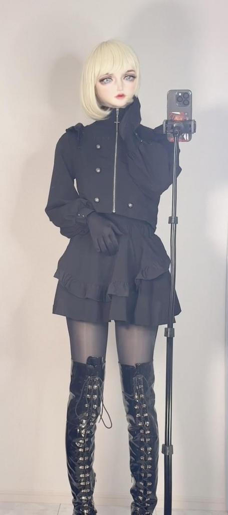 人形になりたかった女装男子 长靴黑丝，头壳下面两层头套。<br>先用快乐棒自嗨，随后用震丁器强高榨精。<br><br><span style='color:#b0b0b0;'>[隐藏文字，购买后可见]</span>