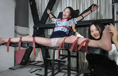 【樱束原创】《空姐也有小癖好》漂亮的空姐面对每天的生活压力有着自己的解压小癖好！特别喜欢被束缚起来的感觉！特别怕痒的她喜欢别人疯狂的挠她能让她特别有[X_X]！棒棒的刺激让她达到G潮顶端直接喷尿！ 剧情简介：<br>定拍转公映！漂亮的空姐面对每天的生活压力有着自己的解压小癖好！特别喜欢被束缚起来的感觉！特别怕痒的她喜欢别人疯狂的挠她能让她特别有[X_X]！棒棒的刺激让她达到G潮顶端直接喷尿！<br><br>樱束联系方式：QQ1565437 QQ5909437 官方邮箱：yingshuyc@gmail.com(记住邮箱回家不迷路)<br>统一解压密码：qq1565437 原老解压密码：qq2156176672<br><br>视频格式：MP4<br>分辨率：1080P<br>时长：32分钟<br>大小：2.0G