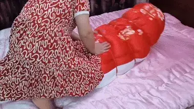 20斤棉被包裹装袋.多层棉被捂闷 奴被女主内裤堵嘴.20斤棉被包裹然后装袋....又被多层棉被捂闷...可怜的小奴连声音都发不出来..........