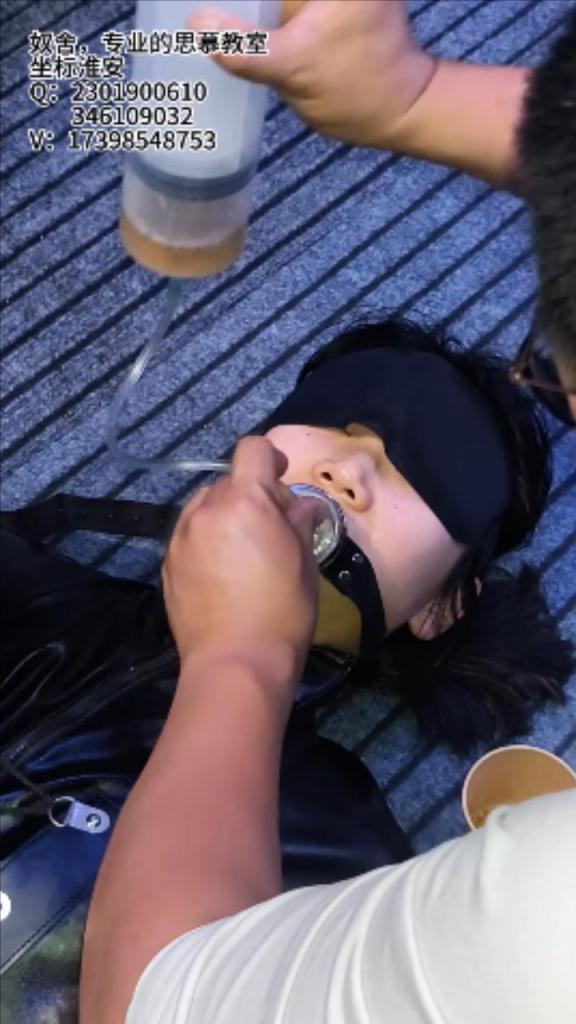 [奴舍]强制UU喝呗拉圣水，UU首次尝试圣水 特地为了UU找呗拉女主要了二两圣水，到这个节骨眼了反悔，岂有此理。！