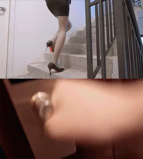 【悠米定拍】《女白领的危机1》女白领被（BT邻居尾随迷晕），（超痛跪吊缚和麻花腿折磨）（股绳拉扯下_体由痛转享受），（假阳具狂抽蜜嘴流口水）最后被驯化成BT邻居女奴。 下班的女白领被邻居觊觎美色，这天下班回家邻居一直偷偷跟踪女主，趁女主打开门捂晕女主，把女主放在地上脱下包臀裙，后背从手一直连接到高跟鞋鞋跟绑好，醒来后的女主挣扎了很久好不容易挣脱绳索逃跑，被折回的邻居作为惩罚强制换上空姐服重新绑好，跪吊在地上，绑好股绳连接一根绳子拉扯下/面，然后脱下鞋子TK，假阳具抽插，口水哗哗流，在股绳的用力拉扯下从痛苦变成了娇喘，最后答应成为邻居的女奴……<br><br>解压密码：youmi<br>定拍QQ：3789676190