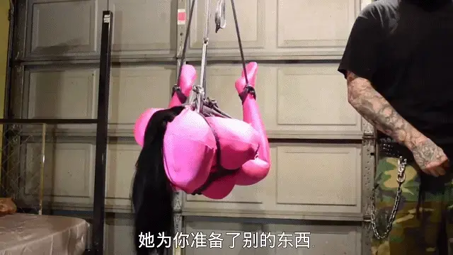 TIED, TAKEN, AND FUCKED 【中文shiny】她穿着Zentai全包套装，悬挂在天花板上，搞砸了！Nyxon taken down by the robber and tightly tied in satin scarves.. A satin pillow case is placed over her head and she is ballgagged over the top of it.. Now helpless, blind, and confused, the robber gopes and finger fucks her. Later, she is outfitted in a zentai suit, suspended from the ceiling, and fucked hard!