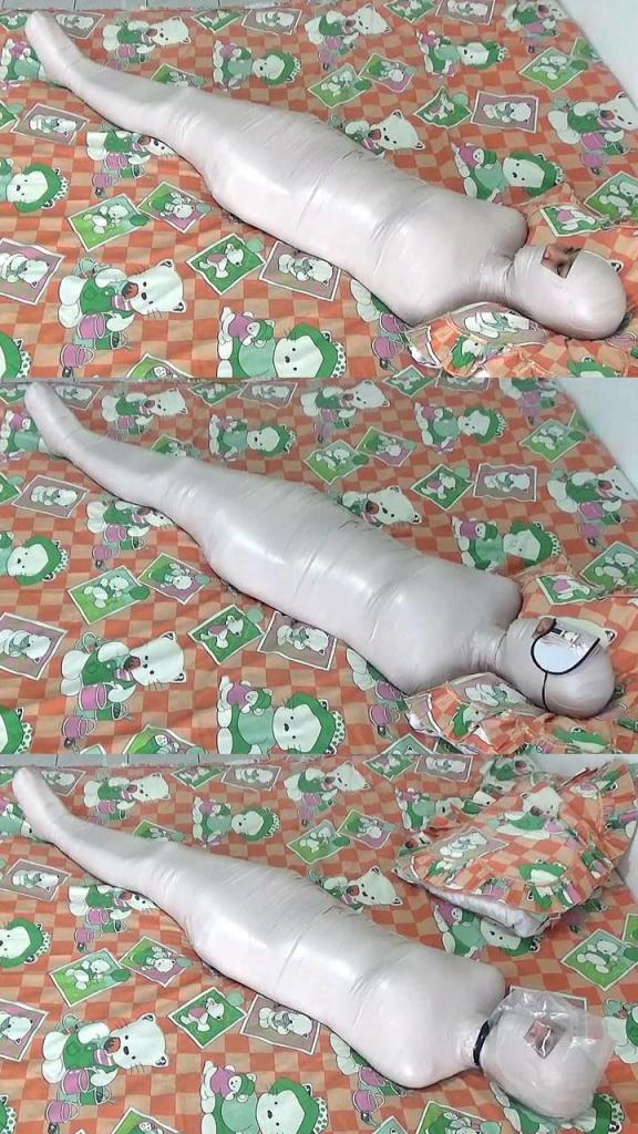[POV] Main Scene Of RandyMummify RM096 A beautiful girl is wrapped tightly in a mummification with white duct tape.<br>But because of fear, this girl begged not to wrap her eyes. After that this girl's head was wrapped in plastic so that it was difficult to breathe.<br>In the end, this girl's eyes were also wrapped in duct tape so that she could not see
