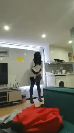 【HX】未完成主任的勾引任务的jk少女被主人处以绞刑，并大量失禁~黑丝+jk+绞刑+[X_X]+昏迷+勾引+露出+失禁+吊死；附赠一段带尾巴绞刑的视频哦 【HX】未完成主任的勾引任务的jk少女被主人处以绞刑，并大量失禁~黑丝 jk 绞刑 [X_X] 昏迷 勾引 露出 失禁 吊死；附赠一段带尾巴绞刑的视频哦<br>主人要求jk少女当着外卖小哥的面用假[X_X][X_X]，并要求小哥帮忙拍视频，但没想到外卖小哥根本不为所动。<br>由于未能完成勾引任务，jk小母狗被除以绞刑，在经过长时间的挣扎之后，小母狗晕死过去。。。。<br>[X_X]顺着小母狗的黑丝美腿，不停的流了下来。。。<br><br>附赠带尾巴的绞刑哦~