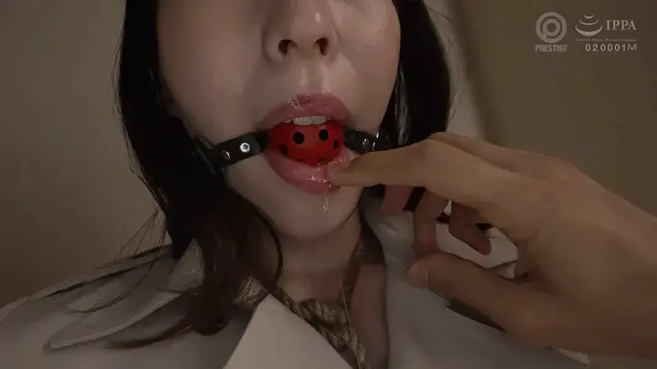 完全主観×鬼イカせ イッても止めない激FUCK！！！追撃5，000ピストン 瀧本雫葉 调教傲慢的美女教师，给她戴上口球，看着她口水止不住流下的样子，再把她全身绑起来，让她在羞耻中一边又一边高潮<br>番号：<span style='color:#b0b0b0;'>[隐藏文字，购买后可见]</span>