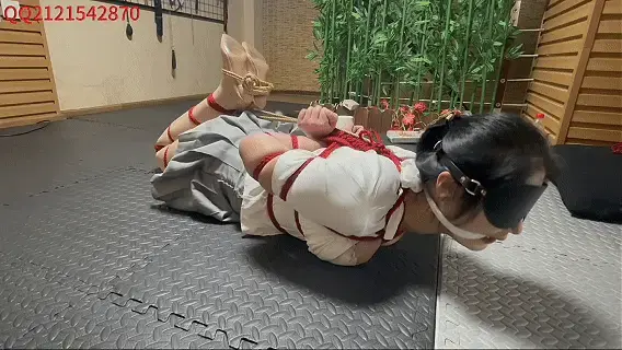 【悦感日记】定拍小美入室绑架剧情|超紧极限五花驷马直接绑哭|全程大叫 【悦感日记】定拍小美入室绑架剧情|超紧极限五花驷马直接绑哭|全程大叫<br>视频1080P画质 平台预览动态图画质有限。<br>工作室提供私人定制绳艺视频、定制绳艺体验、约拍模特、变装体验、<br>私人定制体验、出售麻绳、原味、情趣内衣，另外招募绳艺模特<br>qq2121542870|2262276724 推：yueganriji<br>视频统一解压密码yueganriji 请不要在线解压观看。