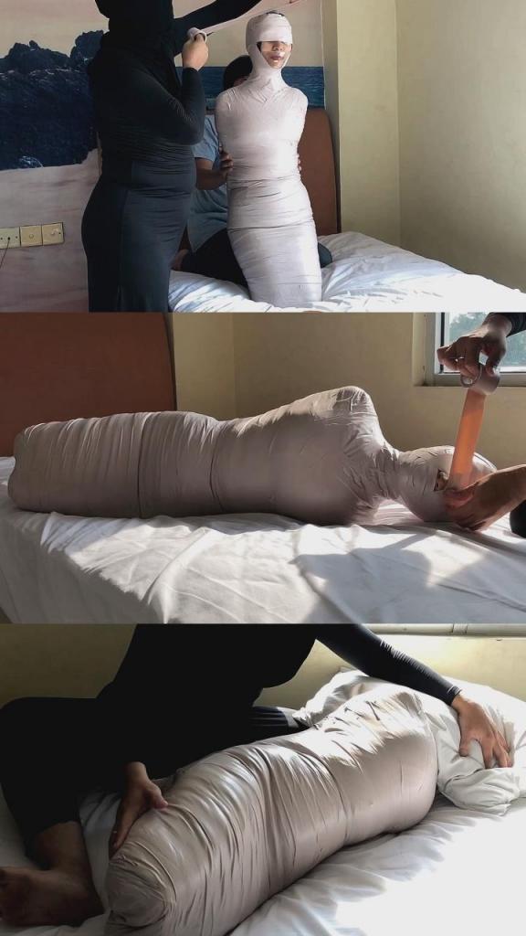 [POV] Main Scene Of RandyMummify RM122 A beautiful girl only 150 cm tall is wrapped tightly in white duct tape in a hogtied position. This girl's body was wrapped so that it was helplessly assisted by the Master of Cocoa-Soft until this girl lay helpless. This girl was then tortured by covering her face with a pillow until she was short of breath.