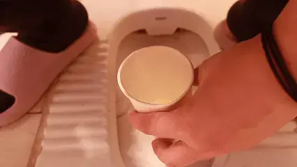 图图的榨汁圣水调教 这次图图被驷马开腿吊缚起来，戴上马具开口器，震动棒榨汁，憋了很久的图图刚一震动，浓稠的液体就从下体流出来，跟水晶吊坠一样，之后再绑成驷马继续榨，还用上了电动肛塞，最后女王把自己的圣 成都约拍 订拍 体验（男生 女生 CD均可）<br>冷月s联系QQ：2893924749（备注妖狐吧/林子菌）<br>推特/X：@zy122450<br>绳模招聘（女生TS均可身材要好）QQ：2893924749