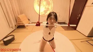 【悦感日记】定拍小美紧缚|棒棒刺激|强制抬头分腿|强高|藤条怼下体|放置【预告片】【正片已发布】 【悦感日记】定拍小美紧缚|棒棒刺激|强制抬头分腿|强高|藤条怼下体|放置<br>视频1080P画质 平台预览动态图画质有限。<br>工作室提供私人定制绳艺视频、定制绳艺体验、约拍模特、变装体验、<br>私人定制体验、出售麻绳、原味、情趣内衣，另外招募绳艺模特<br>qq2121542870|2262276724 推：yueganriji<br>视频统一解压密码yueganriji 请不要在线解压观看。