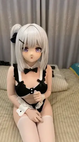 kigurumi多大人了还在玩小玩具！？ 作者：RyuuKu龙九<br>kigurumi宝宝身着全包紧身衣与情趣性感的内衣和白丝过膝袜，偷偷用小玩具玩弄自己，zentai像乳胶衣一样紧紧贴住身体 就要到了....<br>The kigurumi baby, clad in a full-body tight suit and sexy rubber lingerie, secretly toys with herself using latex small gadgets, with the zentai hugging her body as snugly as latex clothing—she's about to climax ...