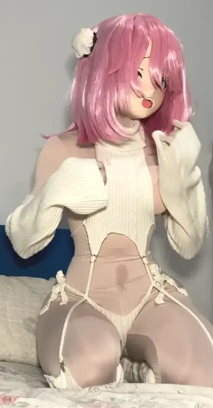 Arekurule34 (Feb 14, 2024) <span style='color:#b0b0b0;'>[隐藏文字，购买后可见]</span><br>The replacement this time is the pink haired demon charm kigurumi headgear, dressed in a tight rubber fitting all over outfit and a black silk latex lace lingerie with a breast nipple massager inside. Can you tell from the lecherous gaze what zentai succubus Meimo Sister is going to play this time? The emotions were so high after the inflatable anal plug was lifted from the ground. You will see that when you help her and her bisexual succubus ejaculate, he will reveal a face full of dark and silly features. I want to try to be trapped in a futanari masked latex BDSM and then be drained of snake essence by a female host. The demon ejaculates while playing in the dark. Ejaculation is too fast. It has been leaking water and juice all along. Do you want this succubus to become your fetish master?<br>Breathplay layering, because i love it so much~!!!#kig #kigurumi #breathplay #heels #pantyhose #animegao #mask <br>伪娘小男娘[H-Areku[-H]这次入替的是粉毛粉发恶魔魅魔kigurumi头壳，身着全包紧身衣和上半身连体黑丝蕾丝情趣内衣，里面还有胸部乳头按摩器。从色气的眼神中能看出魅魔姐姐这次要玩什么吗？充气肛塞拔地而起后的情绪如此高涨。你会看到扶她扶他双性恋魅魔射精时露出阿黑颜痴汉脸。我想尝试被束缚在连裤袜蒙面乳胶衣BDSM中，然后被一位女主人榨干蛇精。魅魔在着ぐるみ中玩耍时射精。射精太快了。一直都在漏水流汁。你想让这只魅魔成为你的主人吗？透气叠层，因为我非常喜欢它~！！！#kig#kigurumi#呼吸游戏#高跟鞋#animegao#口罩<br>今回入替したのは、粉毛の悪魔魅魔キグルミの頭の殻で、全身タイツと上半身が連なった黒糸レースの情趣ある下着を身につけており、中には胸の乳首マッサージ器も入っている。色気のある目つきから魅魔姉さんが今度何をするのかが見えますか？空気を入れて肛門栓を抜いた後の気持ちはこのように高まった。あなたは彼女を助けて彼の双性恋魅魔を助けて射精する時に黒顔の痴漢顔を出すのを見ることができます。覆面ラテックスBDSMに縛られて、女主人に蛇の精を絞られてみたい。魅魔はぐみの中で遊んでいる間に射精した。射精が速すぎる。ずっと水が漏れています。あなたはこの魅魔をあなたの主人にしたいですか。