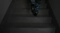 象人定拍-小0&amp;嗷嗷-好奇害死猫，剧情向！ 小0发现一位打扮怪异的女人来到了自己主管的小区<br>于是悄悄的跟踪对方，谁知早就被发现了，遭到偷袭<br>对方竟然是一位武力值极高的变态女人，<br>遭到了....<br>——————————————————————————————————————————————<br>因为百度云经常和谐，所以尝试双层解压，<br>解压密码：xiangren123 第一次解压文件后缀改为zip，<br>原密码再次解压以后，把后缀改成mp4 即可观看<br>切勿在百度云中直接观看，容易被和谐!!!!!<br>线上定拍线下约拍。<br>QQ：192370054（注明来意）