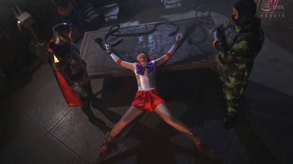【中文】180cm高身長tallヒロイン 美聖女戦士セーラーフレイア 身高180厘米的水手弗雷娅登场。她从这傲人身高迸发的威力堪称历代之最！凭借擅长的火焰魔法，魔物们被她压得喘不过气。然而，有位魔斗人实力远超她的力量！无论是高挑的踢击还是重拳都被轻易反弹，魔法也对她无效！这位身高180厘米的水手弗雷娅竟在敌人面前首次昏厥。随后，魔物们的复仇开始了。他们将她X字形钉死，肆意摧残她敏感的乳房与阴道，令她大量喷出潮水。在性堕落中，坚强的水手弗雷娅被迫扭动腰肢，多次达到性高潮！魔物们折断了完全沦陷的水手弗雷娅的美腿，扼住她的咽喉使其丧命。[BAD END]<br>身長が180㎝のセーラーフレイアが登場する。その高身長から繰り出すパワーは歴代究極だ！得意の炎の魔法で魔物達を圧倒する。だが、彼女のパワーを遥かに超える魔闘人が君臨する！高身長のキックやパンチを跳ね返し、魔法も効かない！身長が１８０㎝のセーラーフレイアは初めて敵の前で気絶してしまうのだった。そして魔物達の復讐が始まるのだった。Ｘ字に磔され、超感じる彼女の敏感な乳房ヴァギナを徹底的に責め抜き、大量の潮を噴出させる。ＳＥＸ陥落で、気丈なセーラーフレイアは自ら腰をくねらし性に目覚め何度もアクメを感じてしまう！魔物は完全に堕ちたセーラーフレイアの美脚を圧し折り、首を絞めて絶命させるのだった。[BAD END]<br>作品番号<span style='color:#b0b0b0;'>[隐藏文字，购买后可见]</span>