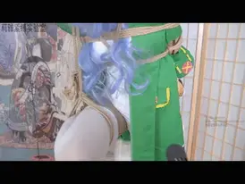 【莉雅原创】新船入港的欢迎仪式		cosplay/紧缚/日式/棒子/蛋蛋/强膏/单腿吊/白丝/黑丝/碧蓝航线	     定制/约玩/应聘S/应聘模特请联系：liya-bondage@outlook.c 编号：liya-156<br>四糸乃：奶酪<br>能代：莉雅<br>内容简介：<br>cosplay/紧缚/日式/棒子/蛋蛋/强膏/单腿吊/白丝/黑丝/碧蓝航线<br>剧情简介：<br>有联动的新妹妹来报道了，作为前辈，要让新人充分感受到企业文化，蒙着眼睛进来的四糸乃被领了进来，有点无措地站在原地，很快就被绳子紧紧地绑了起来，随后身上的敏感部位都在被抚摸和逗弄着，还有嗡嗡作响的玩具，之后腿也被吊了起来，只能嘤嘤地叫着的四糸乃被玩的气喘吁吁才得以放下来，但之后是被人搂在怀中玩弄着小小的身体，最终几近昏迷，整个人被抱走放回房间休息了<br><br><br>视频尺寸：3840*2160<br>视频大小：1960M<br>视频时间：00:45:28<br>百度云使用说明：<br>1、复制链接<br>2、打开手机百度云<br>3、将百度云弹出的文件保存在自己的网盘<br>4、下载压缩包<br>5、关闭百度云打开解压缩全能王(请苹果手机用户自行百度选择软件)<br>6、解压缩<br>7、检查解压后的文件后缀名是否为MP4，不是则改为MP4<br>解压密码：liya<br><br><br>如有定拍或其他需要请联系工作室2490757042<br><br>众筹链接：<br>莉雅：【紧缚挑战】【随机任务】【随机惩罚】<br>https://www.yaohubababa.com/user_script_detail.php?article_id=931&user_script_id=547<br>莉雅：【紧缚实验】【紧缚挑战】<br>https://www.yaohubaba.com/user_script_detail.php?article_id=869&user_script_id=496<br>莉雅：【众筹】【COSPLAY】剧情、角色征集<br>https://www.yaohubaba.com/user_script_detail.php?article_id=742&user_script_id=388<br>莉雅：【舰娘】【监禁】【吊缚】【cosplay】<br>https://www.yaohubaba.com/user_script_detail.php?article_id=764&user_script_id=405<br><br>更多好看的视频请戳我   