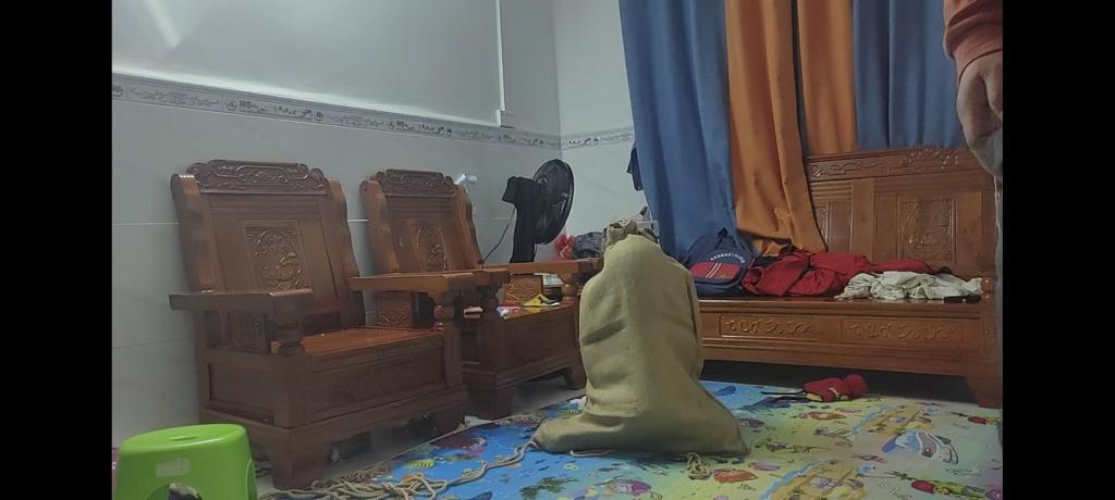 粉色睡裙蒙眼口球装袋 作者:袋子爱好者。本次尝试了新买的圆柱型布袋和红色布袋以及棉麻材质布袋还有常规麻袋，套了两层袋子，可谓是满足了袋子同好的视觉。