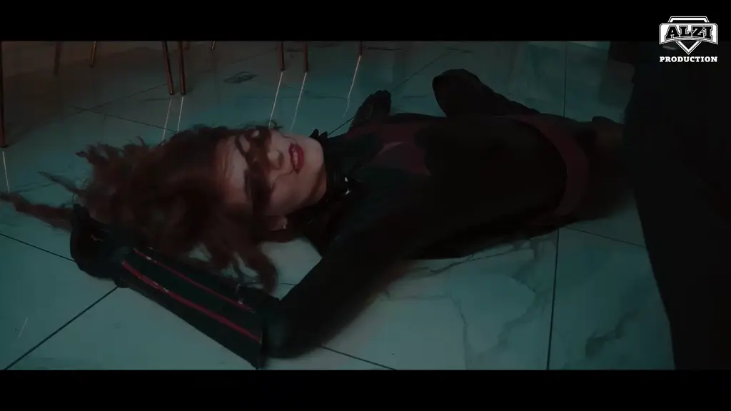 Bat W Tailor & Lens Episode 2 Alternate 1 Superheroine Bat W Defeated and unmasked by her enemy <span style='color:#b0b0b0;'>[隐藏文字，购买后可见]</span>