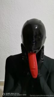 Amanda  （Jun 20, 2023） 出自:AmandaLatex <br>New random post: latex condom/blowjob hood and swimsuit