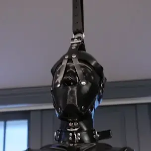 muzzled charlee 1 演员被束缚住，在震动器刺激下不断呻吟。<br>Categories: Rope / Shibari, Bondage, Orgasm, Vibrator, BDSM, Latex, Catsuit, Hood<br><br><br>类别：绳束，捆绑，高潮，震动，BDSM，乳胶，紧身衣，头套