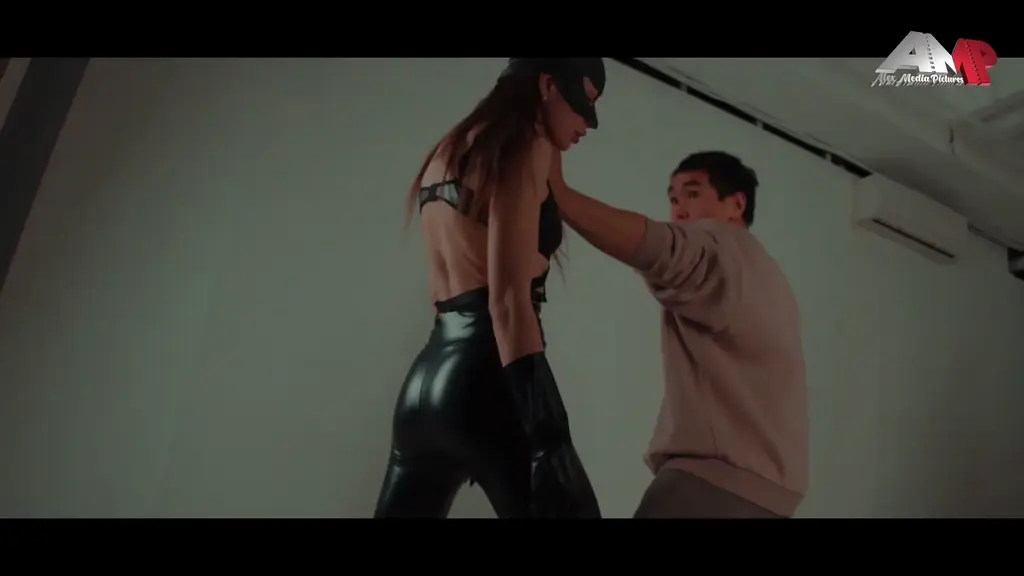 Cat W Halle B Episode 2 Alternate Superheroine Cat W Defeated and unmasked by her enemy <span style='color:#b0b0b0;'>[隐藏文字，购买后可见]</span>