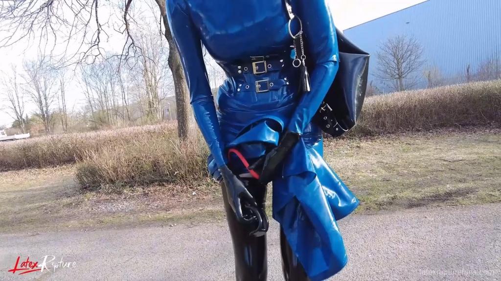 ????DAILY LATEX????Rubber &amp; pumped in public I wish I could pump my pussy in the middle of<br><br>a supermarket! Everyone should see how big and juicy she is. I'm such an extreme exhibitionist. Until that day I will pump my vagina under latex layers in public. It's not as if that's boring. The orgasm under the vacuum bell is always an explosion!