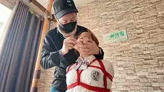 一绳所爱定拍————《姐妹劫难》上，娜娜假装被绑架遭遇假戏真做，严厉堵嘴+驷马捆绑，她能否自主逃脱？ 这次使用了一个之前的老剧本，不知道换了工作室和模特能不能有些新意。<span style='color:#b0b0b0;'>[隐藏文字，购买后可见]</span><br>娜娜急需用钱，于是联系初心，让他把自己捆绑起来，拍摄照片发给她的姐姐要挟赎金。然而在照片拍摄后，初心没为她松绑，反而将她堵嘴并驷马捆绑起来。这时她才意识到自己遇见了真绑匪。被驷马捆绑并堵嘴蒙眼的她，凭借求生的欲望解开了连接自己脚腕和手腕的绳子，并蹭掉了蒙眼布。她能否逃脱升天呢？