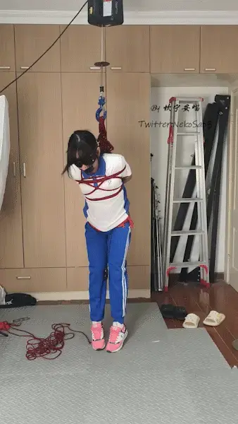 [坎喵]定拍-青春校服吊缚放置+强高 哈喽，这里是坎喵，是个努力想要变可爱的男孩子~<br>这期是某位小伙伴的定拍，小时候的校服穿起来感觉好羞耻，但是意外的还挺合身（？<br>网盘传源文件会挂，所以传了压缩包，如果可以尽量用林子的保管库下载吧<br>另外推特(或者叫X）和林子同名，ID @NekoSao3，欢迎关注~<br>随缘接自缚类定拍，有需求的客官可以林子站内信或推特私信联系~<br><span style='color:#b0b0b0;'>[隐藏文字，购买后可见]</span>