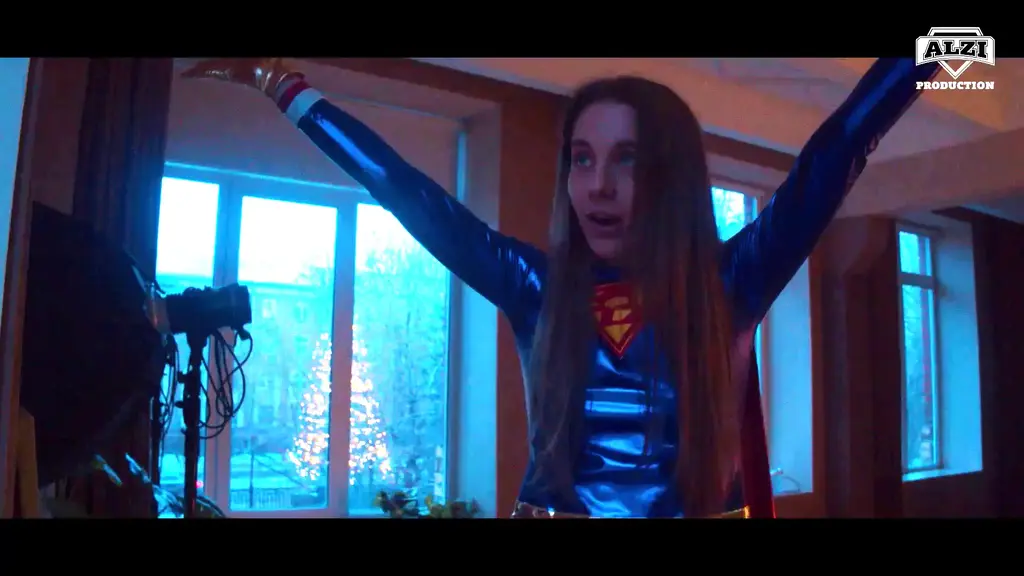 StarLine Episode 1 Prologue Superheroine StarLine defeated by her enemy. <span style='color:#b0b0b0;'>[隐藏文字，购买后可见]</span>