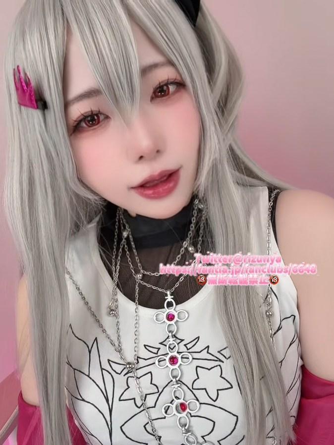 hol▷live/響????りおな????自撮り???? 小姐姐这次Cos的是Hololive的响咲莉欧娜，还是老样子，假阳具和振动棒玩了个爽。<span style='color:#b0b0b0;'>[隐藏文字，购买后可见]</span>