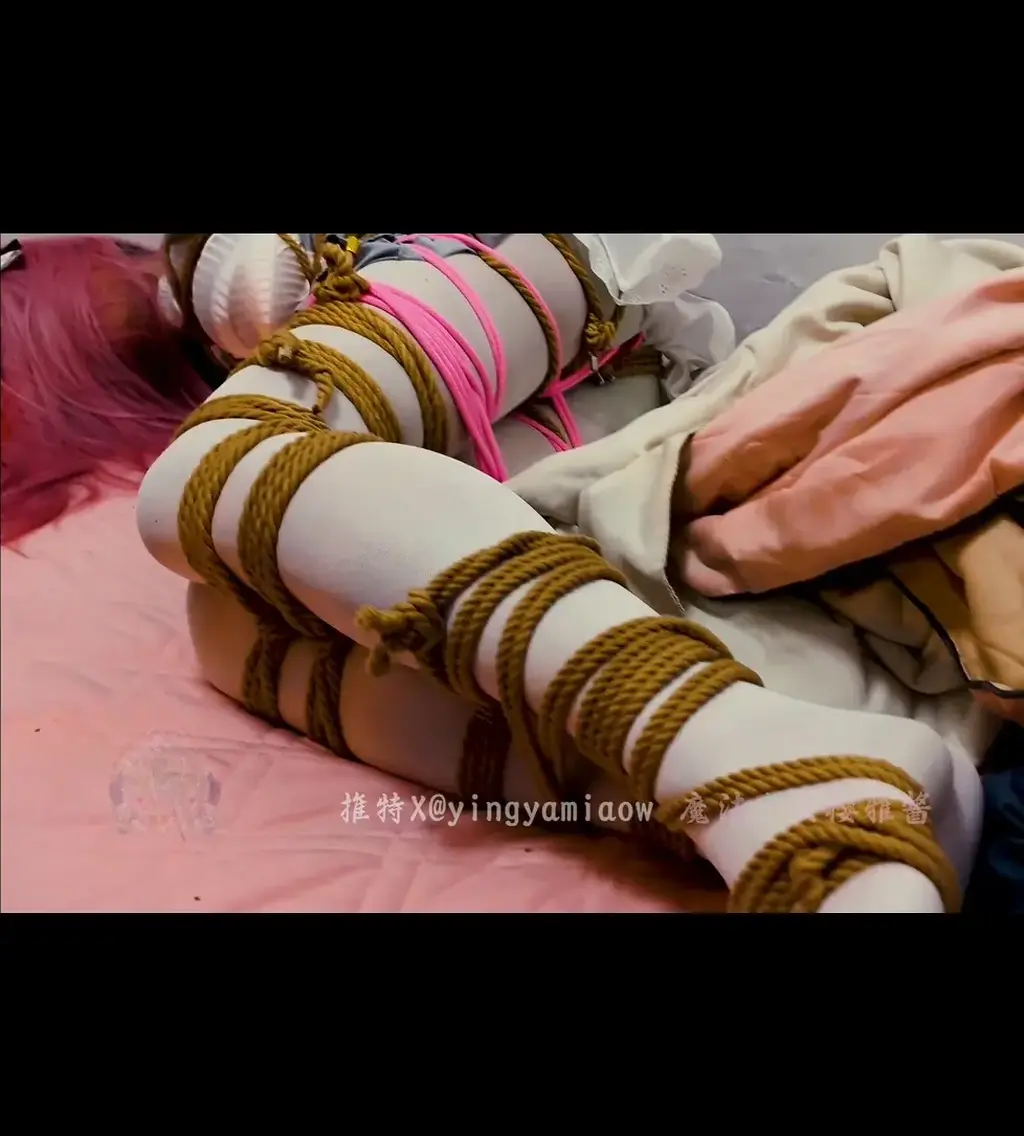 【紧缚少女樱雅酱】全身绳缚+真空床包裹+悬空起飞木乃伊+失重+扎带加固+kigurumi！鞭打+棒棒+呼控+挠痒TK...不断挣扎~！ 【紧缚少女樱雅酱】全身绳缚 真空床包裹 悬空起飞木乃伊 失重 扎带加固 kigurumi！鞭打 棒棒 呼控 挠痒TK...不断挣扎~！