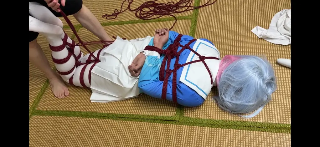 小男娘体验绳缚 小男娘绳屋玩绳被半吊  驷马 tk 震动棒gc <br>坐标：深圳 q：14七88九222三<br>欢迎约绳约玩约拍 女m cos 男娘都欢迎