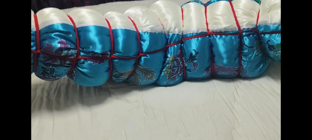 新春初体验棉被包裹 本主给大家拜年啦！感谢大家的支持！从今天开始更新！棉被包裹初体验.不知道能不能受得了.....