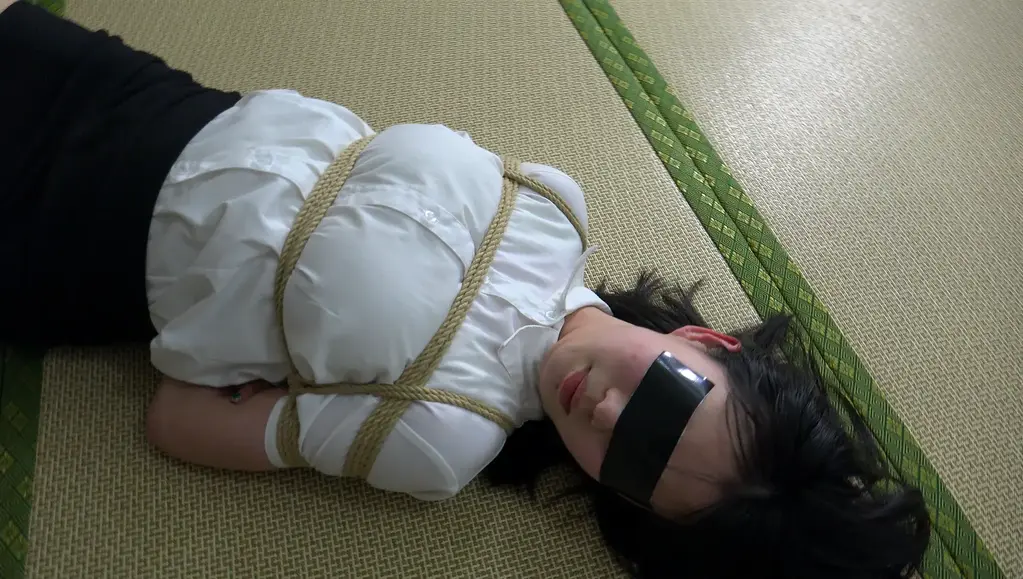 【子衿原创】30316 新模试镜  百度下载解压密码：zjsy,子衿工作室向全国绳艺爱好者提供：体验捆绑绳模服务、绳艺作品销售、作品定制、视频网调、原味等，另外本店招募绳模，。<br>订拍请联系QQ：3663605154 微信：happiiny