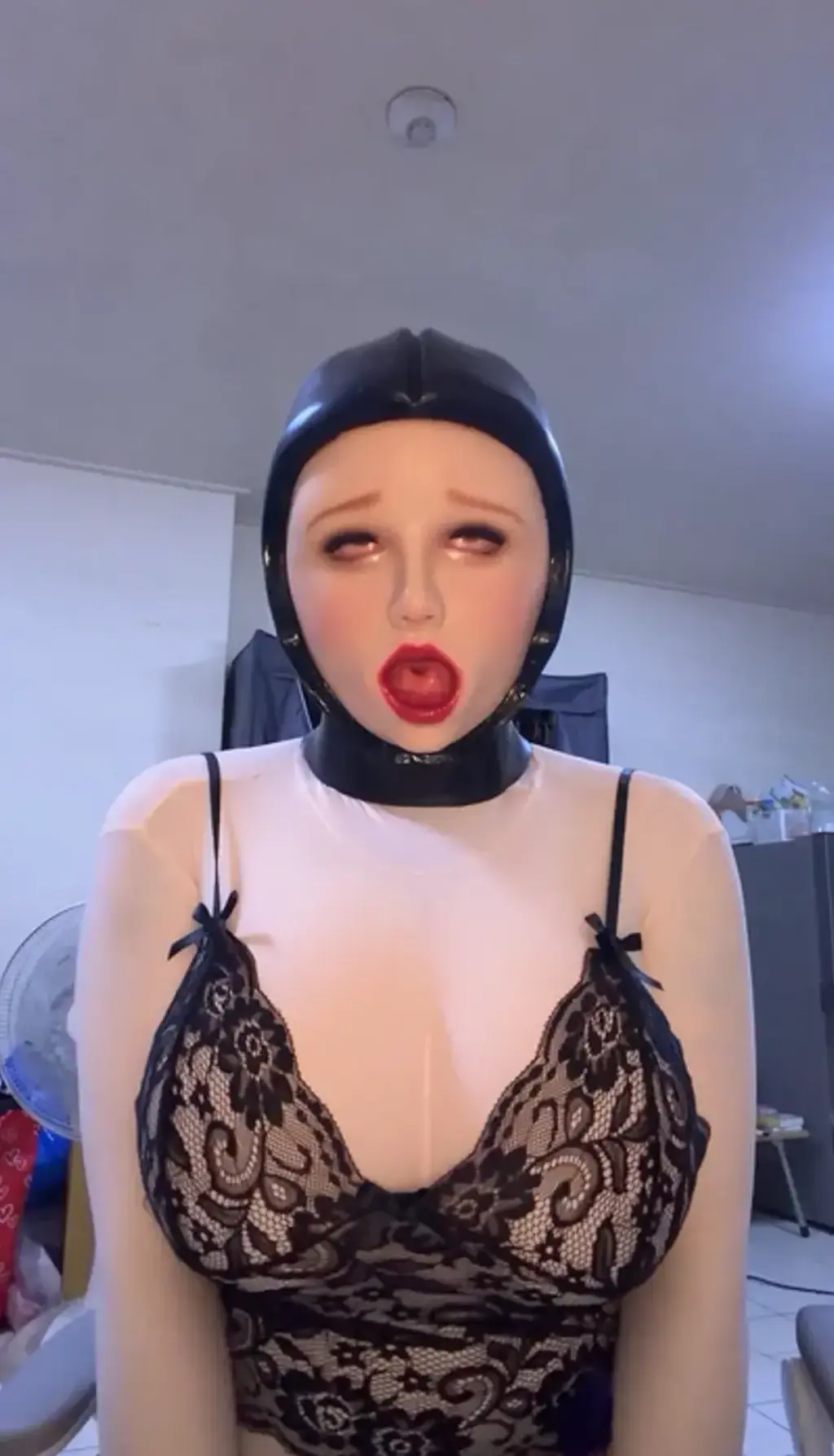 CharlotteTW（Mar 27，2026） 出自Charlotte TW.26年3月会员限定<br>That how you do it <br>Just put it in my mouth like you never did <br>Dreammask with your dream face