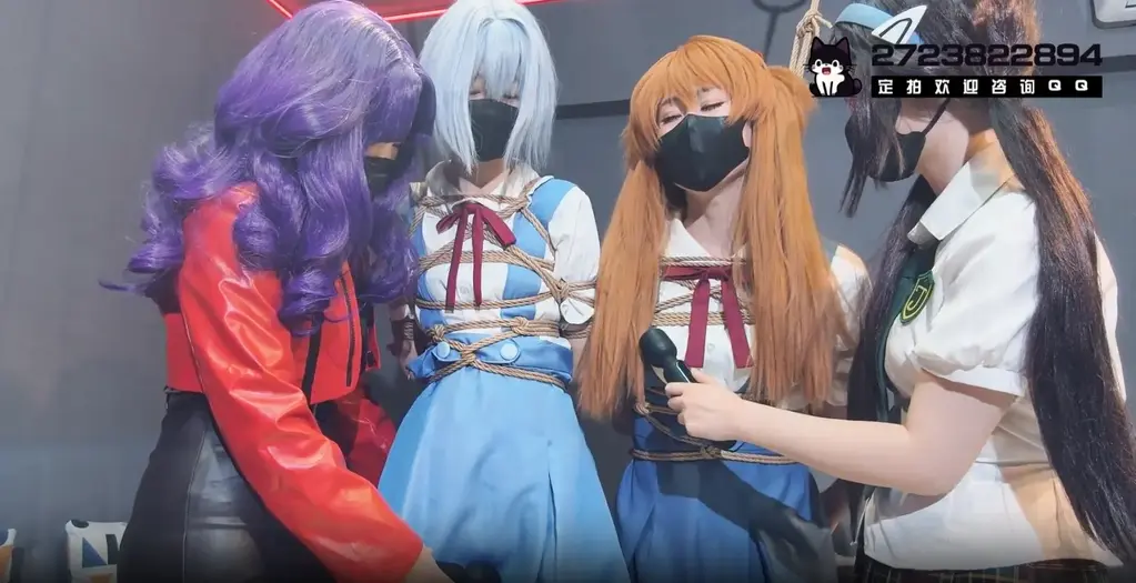【BadCat】【诚意满满的剧情大作】【工作室全员出镜 妙妙X咲希X依依X雪碧】【EVA系列 明日香的羞耻矫正特训】【咲希COS凌波丽 伪娘雪碧再次出演明日香 紧缚吊绑 震动棒羞耻刺激 驷马挣扎 羞辱 大家好，我们是BadCat工作室。求关注 求关注！！！<br><br>【最新资讯】<br>工作室新开设 伪娘摄影 cos/女装捆绑摄影 等服务 白菜价格 有兴趣的欢迎咨询<br>模特 小雨 回归拍摄 有喜欢她的可以来排单子了！<br>新伪娘绳模 雪碧喵 可接定拍 也可做为摄影拍摄 <br>新女S 时汐 的首秀 目前 时汐 也可接定制视频 暂时只接S向 <br>捆缚模特目前四位  妙妙 咲希 依依 小雨（长期接受定制 线下也可组合实践）<br>伪娘绳模 雪碧喵 也可以接受定制 <br>天津合作模特 雪儿 （可接定拍 不时我们会过去 或者她过来）<br><br>【工作室简介】<br>* badcat工作室 坐标辽宁鞍山 <br>* 有专业的男女绳师 可提供专业定拍和体验 <br>* 未来会向cos拍摄 绳屋方向发展 <br>* 女生线下只做S 想线下捆她们的就不用问了 <br><br>目前其他平台的盗版视频日益猖獗 我们这个小作坊还是希望大家能够多多支持！<br>BADCAT 工作室专用QQ 2723822894  业务咨询 线下体验等事务 欢迎加他<br>女生个人VX 会收门槛 希望理解！<br>【工作室推特】@surelovemeng 工作室X刚刚成立 喜欢的宝宝欢迎关注！！<br><br>【本作内容】<br>这次的简介由表哥来写 其实EVA 陪伴了很多人走过童年或者是少年<br>为什么本次我们会这么多人拍摄这部视频 就是想向我们都喜欢的动画致敬<br>本次我们的OP ED 舍弃了自己的片头 换成了EVA的经典片头片尾<br>剧情大致就是 明日香在一次实验中变成了男生 所以由伪娘模特 雪碧酱出演<br>而治好她的办法 就是让她要感觉羞耻 从而唤醒体内的雌性基因 <br>所以司令（也就是我 第一次出演这种反派） 安排葛城美里和真希波玛丽来调教明日香<br>为了让她更加觉得羞耻 还将她和最讨厌的优等生凌波丽一起玩弄<br>最终在玛丽酱的一声声公主殿下中 达到了gc 最后变回了女生<br>本作是一次大胆的剧情尝试 如果销量好的话 我们会继续推出其他番剧的影片<br>也欢迎各位老板赞助和支持我们！！<br>下一部剧情cos片 暂定是火影忍者系列的 喜欢的朋友欢迎赞助道具衣服哦！<br><br><br>【定拍/体验需知】<br>本工作室定拍 一律不露脸（戴口罩/眼罩）<br>只拍摄的都是一些清水擦边的作品 大尺度的内容 就不必询问了 <br>目前主做cos 剧情 百合等内容 最低600就可以订拍！<br>我们只是因为爱好并且想分享出来赚点零花钱而已，那些想歪的和喜欢大尺度的就不用联系我们了！<br>拍摄时间双方商量确定 决定定拍后 需要交付定金 方便我们安排拍摄时间<br><br>PS:工作室定拍收取的订金 一旦收取 没有特殊原因是不予退还的 这里必须说清楚 望各位定拍的粉丝知晓<br>定金的目的就是约束双方履行承诺的 如果真的因为后续原因 客户资金不足或其他原因 那只能按客户跑单计算<br>如因本工作室原因 会予以部分补偿 或全额退款 <br><br>关于体验 <br>本工作室本着健康约绳 释放压力为主 可提供部分恋足等内容的服务 但不要提什么裸露哪里的，这是线下体验，不是别的！<br>还有地区太远想考虑下的什么的也请想清楚能不能来，再联系我！我们在辽宁鞍山！！ 重点 在辽宁 鞍山鞍山！！<br><br>工作室对于男女绳师 约绑的费用是不同的 <br>现在专门推出男绳师捆绑服务 最低300起约 欢迎咨询！<br>如有伪娘CD TS等女装需求 服装请自备！<br><br>【招聘信息】<br>工作室长期招聘 鞍山本地及周边合作的模特 互勉/有偿均可 详情欢迎咨询！<br>伪娘这边应聘绳模是没有工资的，但如果相貌身材优秀的话，是可以长期互勉拍摄的，能接受的联系我！不能的话就免开尊口啦！<br><br>【赞助/联系我们】<br>工作室紧缺cos服，有想看cos捆绑的可以尽情赞助<br>其他大型道具 或者金属皮具 想看我们使用的 也欢迎联系我们！<br>BADCAT 工作室专用QQ 2723822894 <br><br>【写在最后】<br>【BadCat专用麻绳】现也对外出售 品质绝对过关，有需要的朋友欢迎联系我们。<br>【BadCat原味丝袜】黑丝白丝肉丝都有，包括视频里和塞嘴里的，有需要的朋友也可以联系我们，加好友时留言妖狐吧原味，可享原味包邮服务，每人限一次哦！<br>联系方式统一加QQ：2723822894  仅限业务咨询 想加VX的需要门槛  闲聊勿扰！<br>