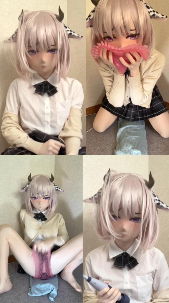 制服でピンクなシートの着ぐるみさん 素体玩偶身着肉色全包紧身衣并头套全包裹的恶魔奶牛魅魔头壳，外搭JK女高水手服衬衣毛衣外套和短裙，裙下的是色气的开裆情趣内裤，硕大棒棒饥渴难耐，后庭肛门还有震动玩具...娃娃拿出橡胶触手片模拟触手play刺激棒棒，之后用手handjob和震动棒满足自己，在阵阵娇喘呻吟中到达强高潮顶点...<br>素体の人形は肉色の全包みタイツを着て、頭に全包みの悪魔の乳牛魅魔の頭の殻を着て、外にJK女子高セーラー服のセーターのコートとスカートを着て、スカートの下には色気の股開きの趣のパンツがあり、大きな棒は飢えて耐えられず、後庭の肛門には振動おもちゃがある。..人形はゴム触手片を取り出して触手play刺激棒を模擬し、その後手handjobと振動棒で自分を満足させ、しきりに喘ぎうめき声の中で強いクライマックスの頂点に到達した。..<br>The nude doll is dressed in a flesh colored all inclusive tight fitting suit with a demon cow demon head shell wrapped in a full head cover. It is paired with a JK women's high sailor suit, shirt, sweater jacket, and short skirt. Underneath the skirt is a colorful open crotch sexy underwear, which is huge and strong, and has a vibrating toy in the anus The doll took out a rubber tentacle piece to simulate tentacle play and stimulate the stick, then satisfied herself with a handjob and vibrator, reaching the peak of strong orgasm in waves of moans and moans ..<br>#kigurumi#kig#JK sailor suit#zentai#fetish#mask#doll#futanari#rubber/latex tentacle<br>#玩偶装#JK女高#全包紧身衣#恋物#面具#人偶#全身连体衣#裸足#足控#扶他#扶她#橡胶触手#伪娘#小男娘<br>#キグルミ#セーラー服#全身スーツ#フェティッシュ#マスク#ドール#着ぐるみ#全身タイツ#ゴム触手#オリキャラ#デンマ#才ナ二—#テンタクルンルン#制服<br><span style='color:#b0b0b0;'>[隐藏文字，购买后可见]</span>