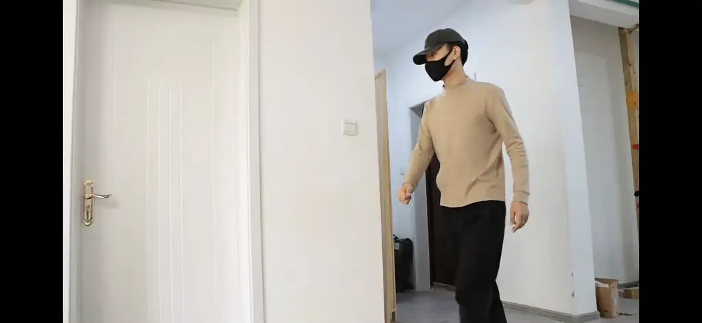 心魔 之前在德意客定制的作品，德意客出品必是精品。德意客联系方式1822969722<br>剧情梗概：小七最近总是怀疑自己的女友（小妤）出轨，终因一时冲动酿下大错。