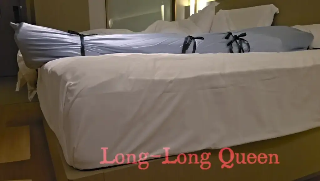 MQPG011 游泳运动员 缎面睡袋  全包窒息  睡袋  木乃伊 布袋  麻袋  榨干 原味  气味控  丝袜寸止  毁灭高潮     丝袜脚  龟头责 堵嘴  丝袜责   丝袜控  射后责   寸 MQPG011。热天全包袋后的榨汁，憋气王。小狗狗是游泳最佳选手，那憋气肯定杠杠的咧，两个缎面的袋子加一条高密度紧身睡袋全包后，再棉被窒息，狗狗汗液因为太闷重度流了几波汗，还是挺能抗的，不愧是游泳运动员。但是全包窒息可不是结束，对了咧，布袋子里还鲍汁一次了。全包窒息后还没反应过来，就得开始下一个故事了。胶带束缚下的榨汁，丝袜责...反抗激烈也要继续的故事....医用手套龟头责..   狗狗脑袋嗡嗡的，最后都没力了咧<br>联系龙龙企鹅咨询1428942818，原企鹅异常。推X @changshalongs 坐标长沙，只喜欢全包，榨汁和龟头责的龙龙 龙龙穿丝袜较多，天冷没有重口味，龙龙有好用，不贵的睡袋需求可以联系龙龙，一般自用一晚，不洗  睡袋主要为缎面，丝绸类，做裙子的面料<br>