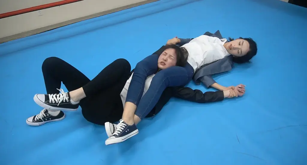 MF-NFW16-Xqin VS Ajiang This is a custom video. Customized content includes actresses, dresses, plots,etc.